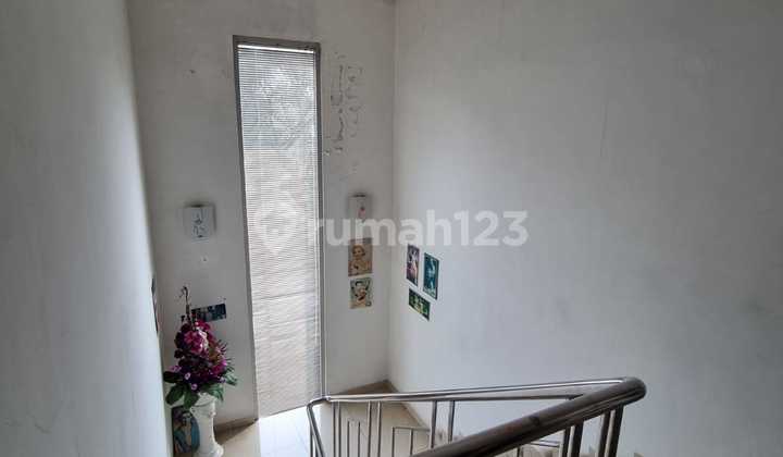 Rumah Di Florence
pantai Indah Kapuk
jakarta Utara. 2½ Lantai. Bagus. Hadap Barat Laut