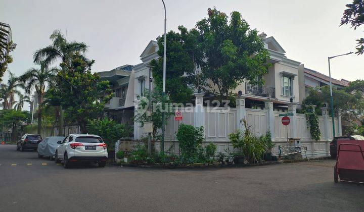 Rumah di Puri Kencana
Puri Indah
Jakarta Barat 2 Lantai. SHM 2