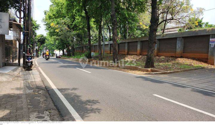 JARANG ADA. LOKASI RAMAI. DI JALAN UTAMA. Tanah di Kemang Timur Raya.
Jakarta Selatan. HGB. Hadap Timur 7