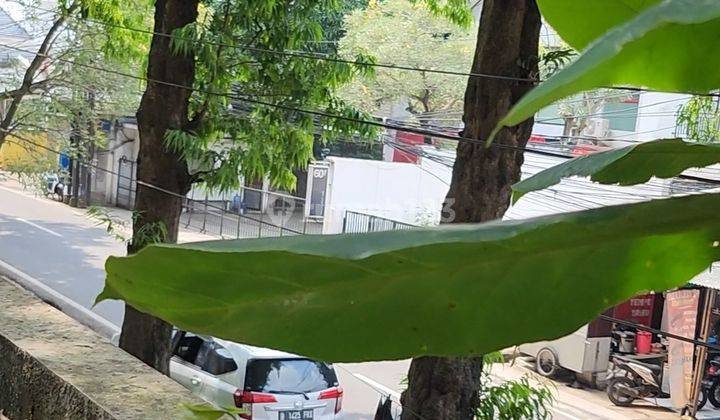 JARANG ADA. LOKASI RAMAI. DI JALAN UTAMA. Tanah di Kemang Timur Raya.
Jakarta Selatan. HGB. Hadap Timur 15