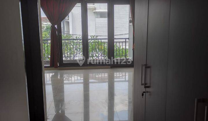 Rumah di Perumahan Taman Semanan Indah
Jakarta Barat. SHM. Bagus 2