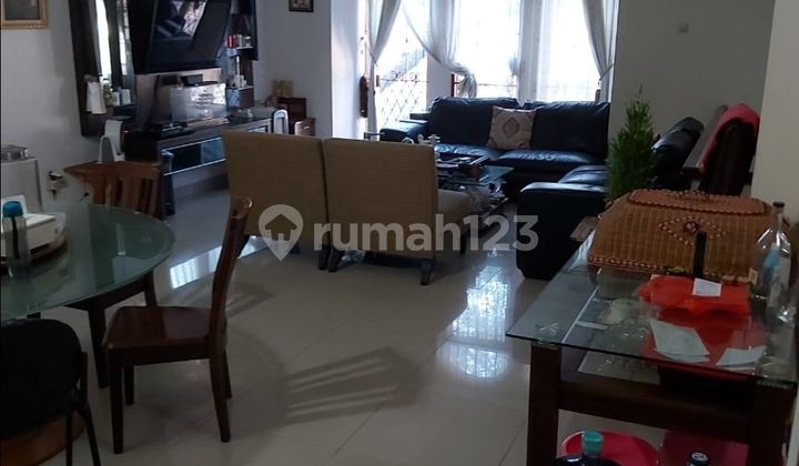 Rumah Di Town House Cordoba
pantai Indah Kapuk
jakarta Utara. Hadap Utara Sedikit Ke Timur