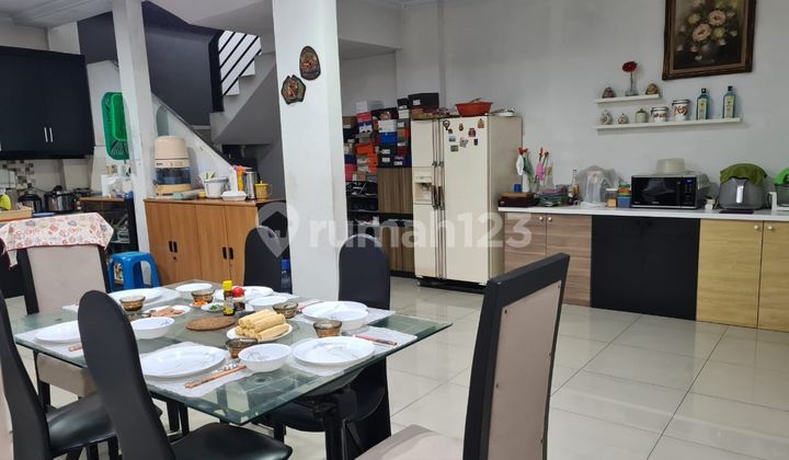 2½ Story House in Muara Karang  
North Jakarta. Nice. North Facing