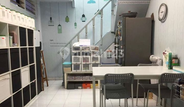 Rumah 1½ Lantai. di Muara Karang
Jakarta Utara Rumah 1½ Lantai. di Muara Karang
Jakarta Utara