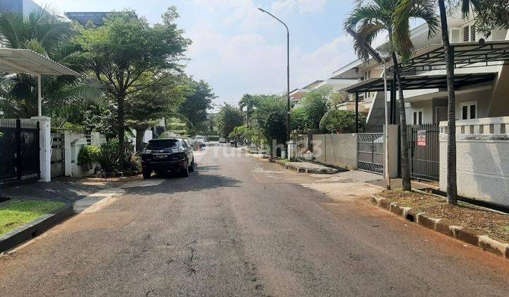 Rumah Hook di Intercon
Taman Kebon Jeruk
Jkt Brt. Hadap Utara Barat 2