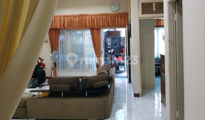 Rumah di Muara Karang
Jakarta Utara. Hadap Utara Rumah di Muara Karang
Jakarta Utara. Hadap Utara