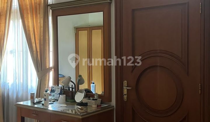 Rumah 2½ Lantai Di Walet Pik 1
jakarta Utara Shm. Hadap Selatan