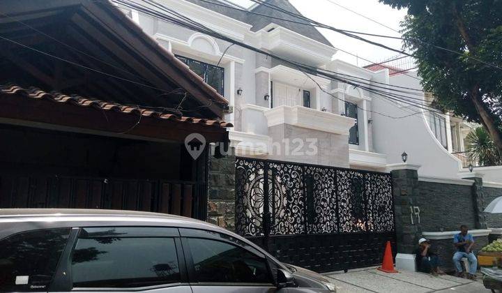 Rumah 2 Lantai di Tebet Barat
Jakarta Selatan 1