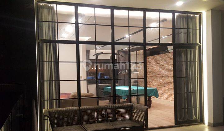 Jarang Ada ...Rumah Siap Huni 3,5 Lantai di Puri Mansion
Jakarta Barat 2