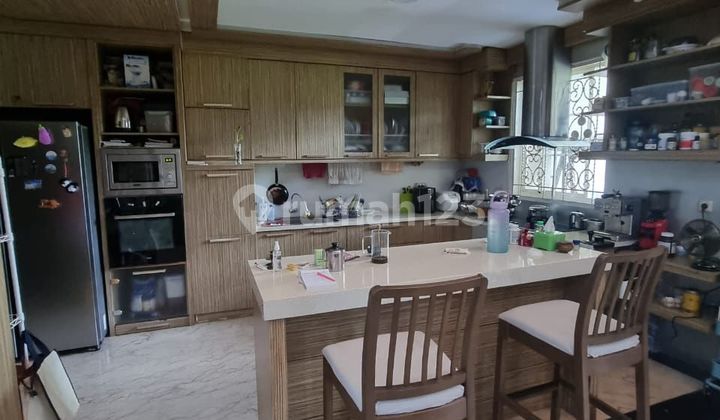 2½ Storey House on Boulevard Street. 2½ Floors. BGM  
PIK 1  
North Jakarta