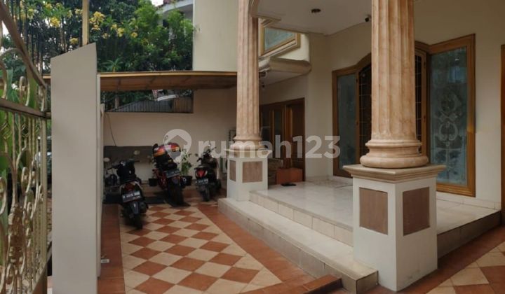 Rumah 2½ Lantai di Permata Buana
Jakarta Barat 2