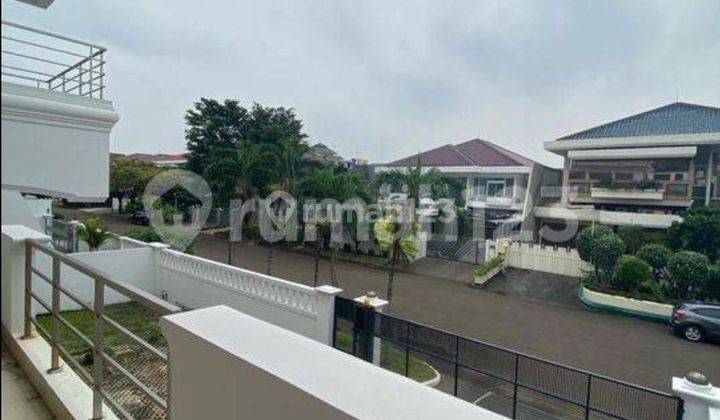 Rumah Mewah 3 Lantai di Intercon
Taman Kebon Jeruk
Jkt Brt. Row Jalan Sangat Lebar. Cluster Eksklusif Hanya Ada Beberapa Rumah 1