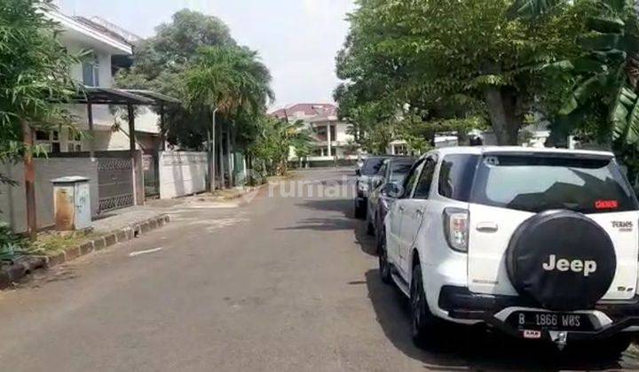 Rumah Dalam Cluster. Row Jalan Depan Rumah Bisa Lewat 4 Mobil. di Intercon
Taman Kebon Jeruk
Jkt Brt 2