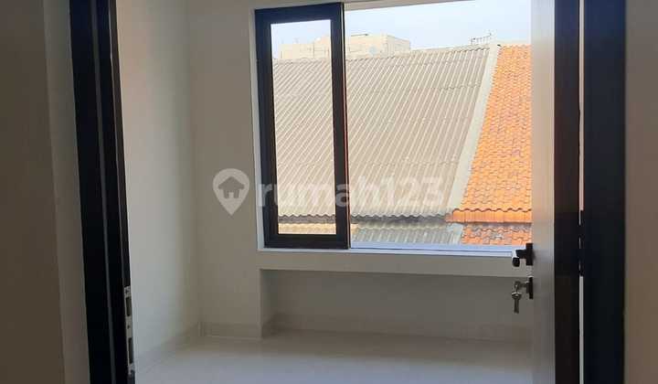 Jelambar Ready-to-Live House NEW (Corner Lot) Jelambar Ready-to-Live House NEW (Corner Lot)