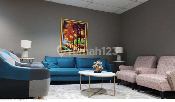 Luxury Shop House Fully Renovated, Neat and Well-Maintained 2