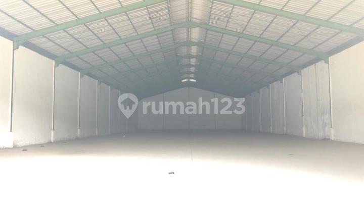 Good Warehouse. Area 1,886m2. In Dadap, Strategic Location. Good Warehouse. Area 1,886m2. In Dadap, Strategic Location.