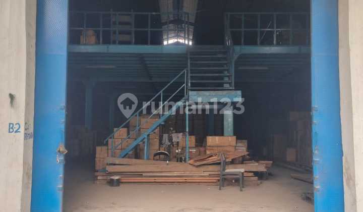 Siap Huni, Gudang, 2 Lantai, SHM, Bebas Banjir,