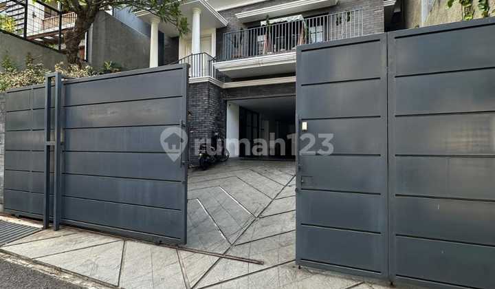 3.5-Story Luxurious House in Jl. Senopati Area, Prime Location. Very Peaceful Location. 2