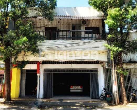 Ex Hotel Di Kompleks Pertokoan Kudusan Malang