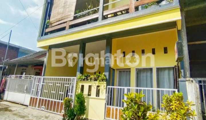 Rumah Cantik 2 Lantai Kebonsari Malang  1