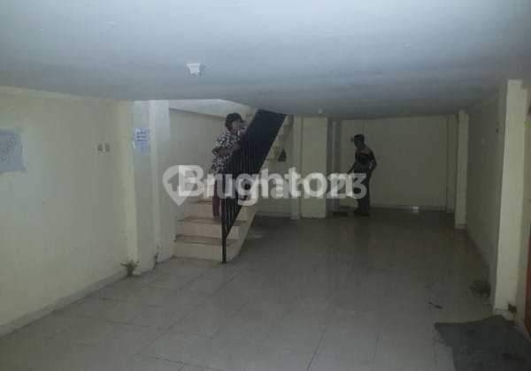 4-Story Shop House on Jl Ir Soekarno, Beji, Junrejo Sub-district, Batu 2