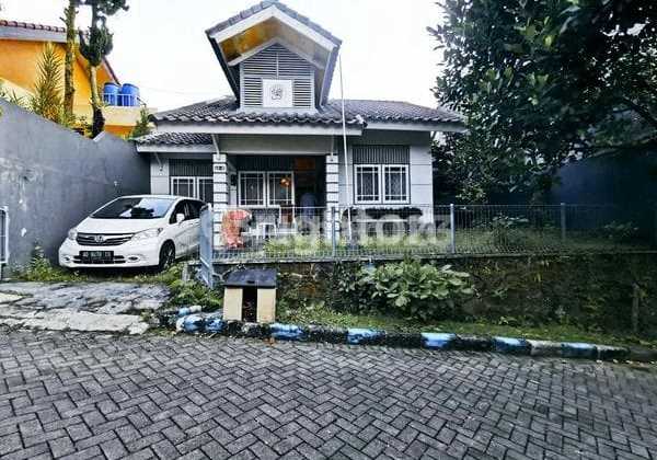 Strategic House Area Puncak Buring Indah Malang