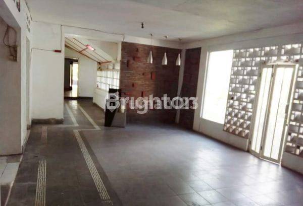 Rumah Kolonial Di Oro-oro Dowo Malang Strategis 2