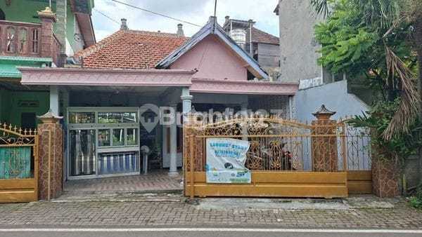Strategic Rental House - 2 Minutes From Malang Toll Exit