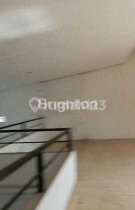 For Sale or Lease 2.5-Story Row Shophouse in Madyopuro. 2