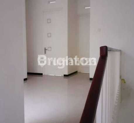 Strategic Townhouse Near Soekarno-Hatta 2