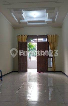 Dijual cepat rumah bagus 2 lantai  di Griyashanta  2