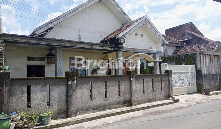 Rumah Luas Kebonsari Nol Jalan Strategis Dekat Dengan Pusat Kota  1