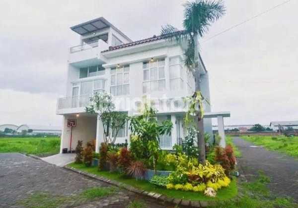 Rumah Cantik Hook Full Furnished Area Sulfat Malang