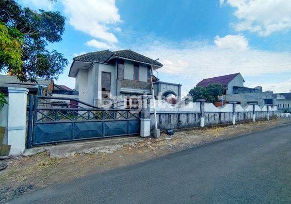 Rumah Hook tengah kota malang 1