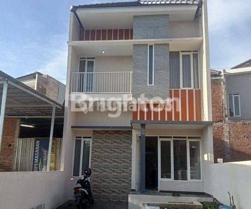 Jual Rumah Asri & Furnished 1