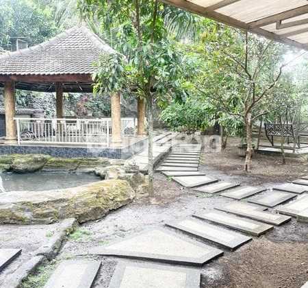 Rumah dengan Lahan Luas Strategis Karangploso