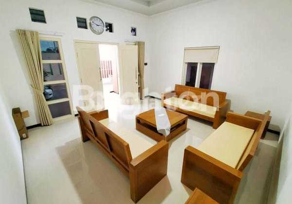 Spacious New Luxurious Green House Fully Furnished Kanigoro Blitar 2