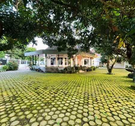 For Sale Hook House Blitar City Two-Road Facing Position