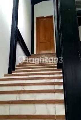 3-Story Shop House + Rooftop New Building ±200 Meters from Batu City Square 3-Story Shop House + Rooftop New Building ±200 Meters from Batu City Square