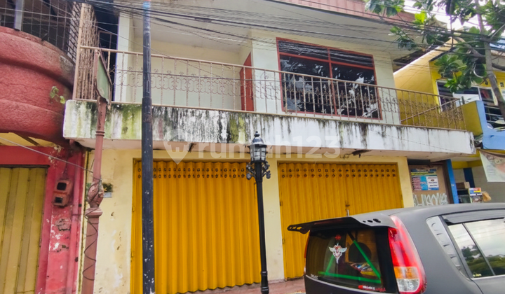 Ruko 2 Lantai Strategis di Jalan Diponegoro, Kota Batu, Hanya Selangkah Dari Alun-Alun Kota Wisata Batu Ruko 2 Lantai Strategis di Jalan Diponegoro, Kota Batu, Hanya Selangkah Dari Alun-Alun Kota Wisata Batu