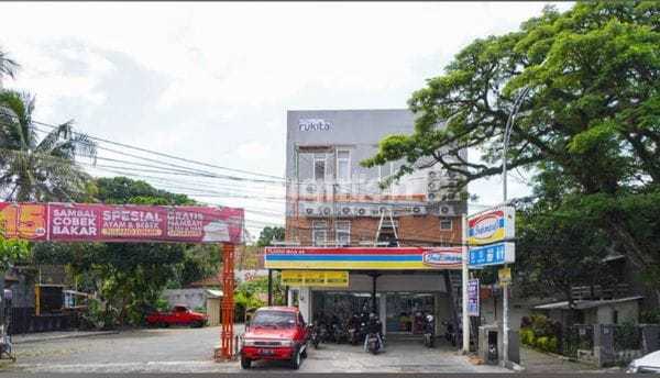 Strategic Roadside Shops and Business Spaces on Jln Raya Tlogomas, Lowokwaru, Malang