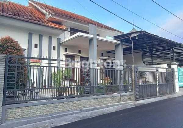 Rumah Bagus Full Furnish Bersih Tengah Kota Malang