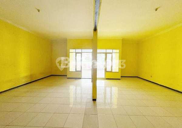 2-Story Shop House for Rent, 8 Meters Wide, Strategic Location, Suitable for Office or Business in Wagir, Malang 2