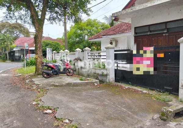Rumah Siap Huni Luas & Strategis - Jalan Bunga-Bunga, Malang 2
