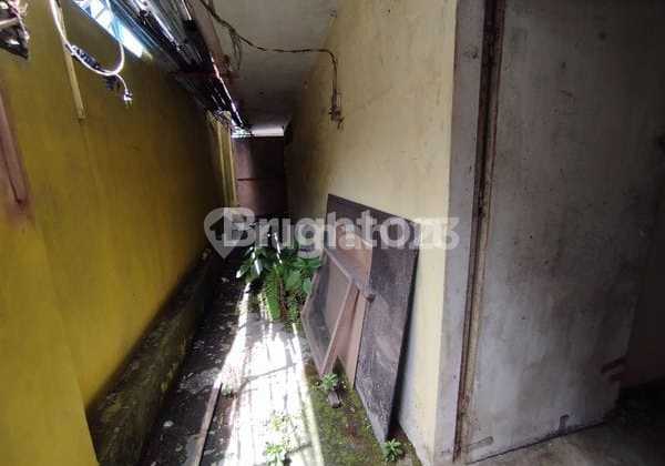 Strategic 2-Story Shop House on Diponegoro Street, Batu City, Just a Step Away from the Batu Tourism City Square 2