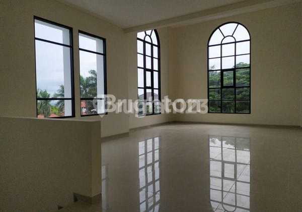 Corner Shophouse 3 Floors with Sky Terrace and Strategic Outdoor Area in Tidar, Malang 2