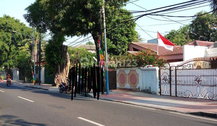 Rumah Luas di Jalan Utama bebas banjir 1