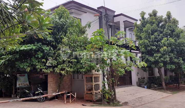 Rumah nyaman dan asri di Komplek Billymoon Pondok Kelapa Duren Sawit