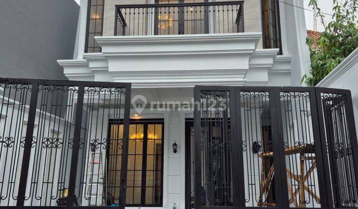 Rumah mewah 2 lantai di Pejaten 1