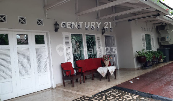 TEBET BARAT - RUMAH SIAP HUNI AKSES 2 MOBIL